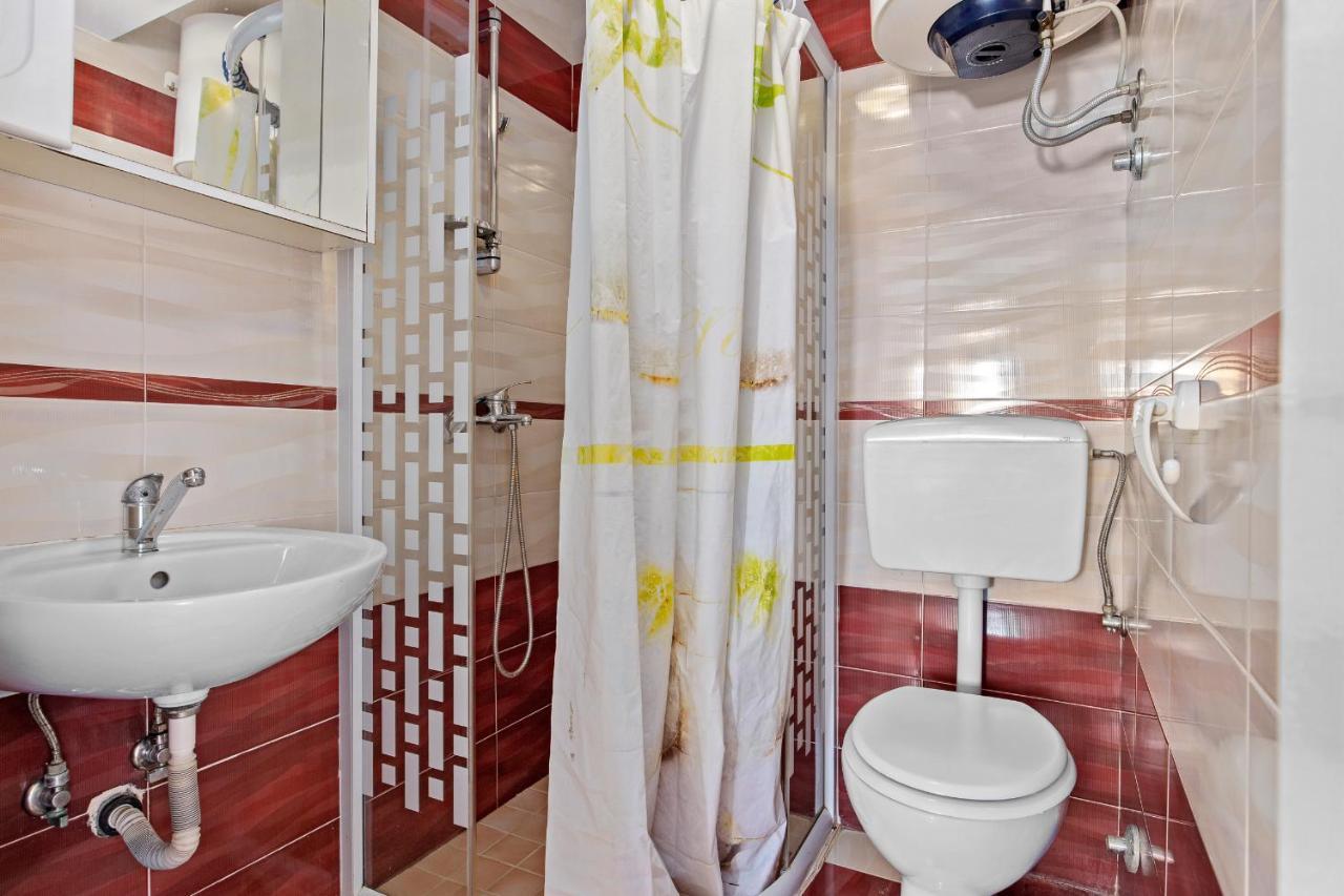Pula Hostel Экстерьер фото